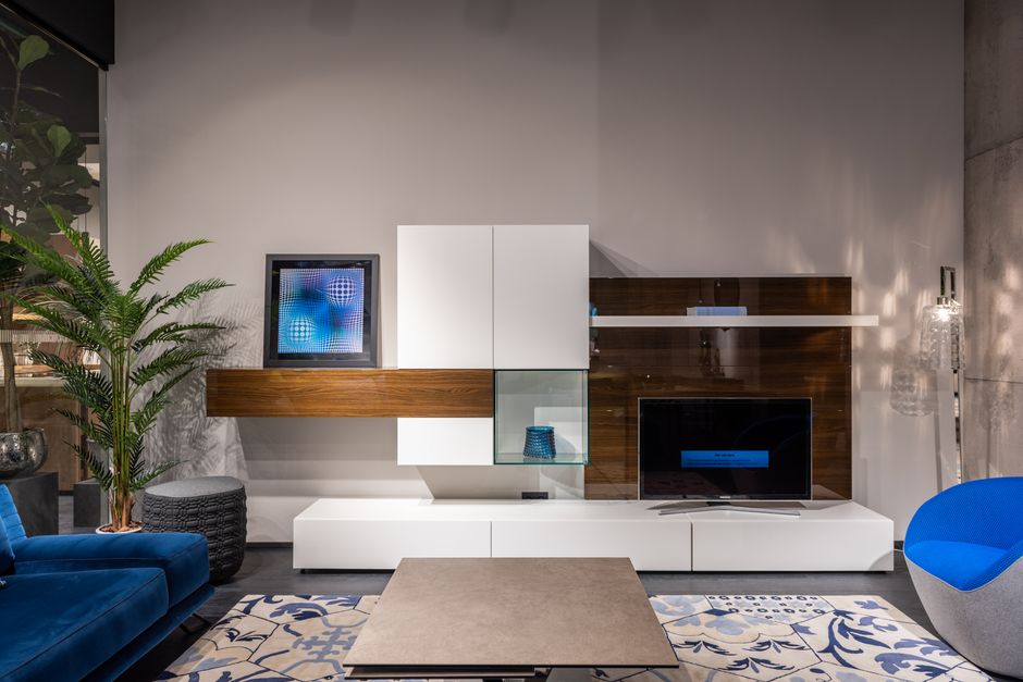 Een stijlvol 300 cm tv-meubel in een moderne woonkamer, perfect voor een grote televisie en mediacollectie.